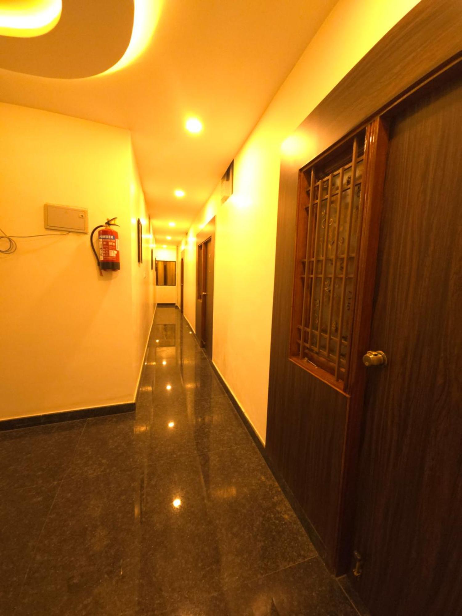 מלון Tiruvannāmalai Shreem Sesha Sai Residency מראה חיצוני תמונה
